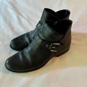Women’s Naturalizer Jarrett low rise ankle boots. Black size 7